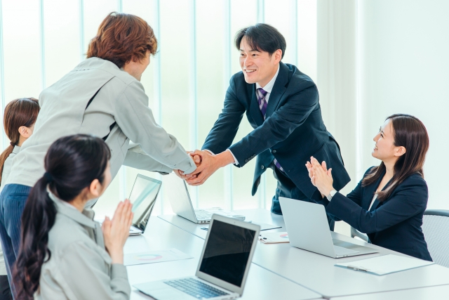 事業譲渡の悩みを解決 | 製造を請け負う会社なら合同会社エクシード
